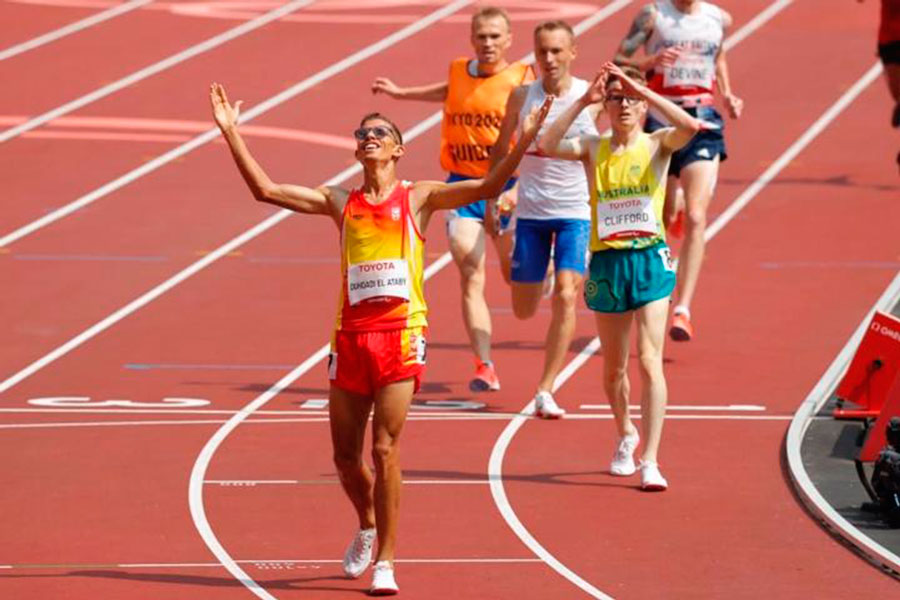  Yassine Ouhdadi El Ataby revalidó el título logrado en Tokio 2020, en 5000 metros T13.