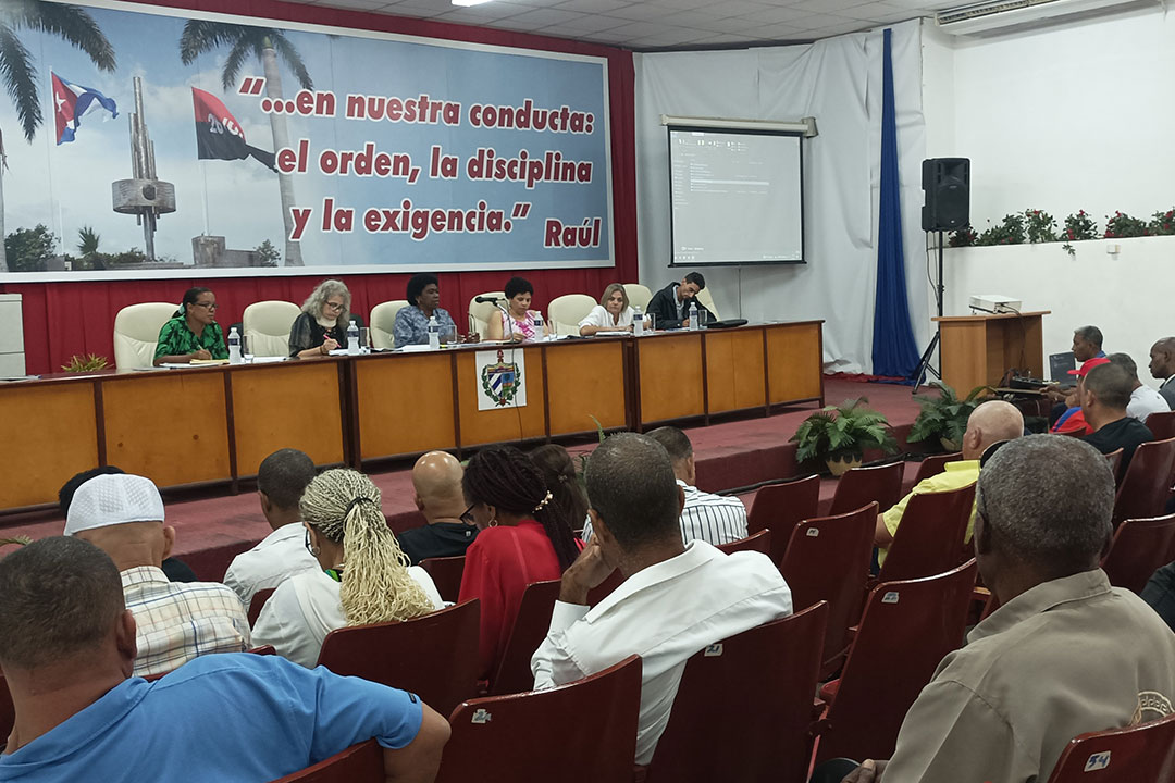 Reunión de balance del Inder en Villa Clara.