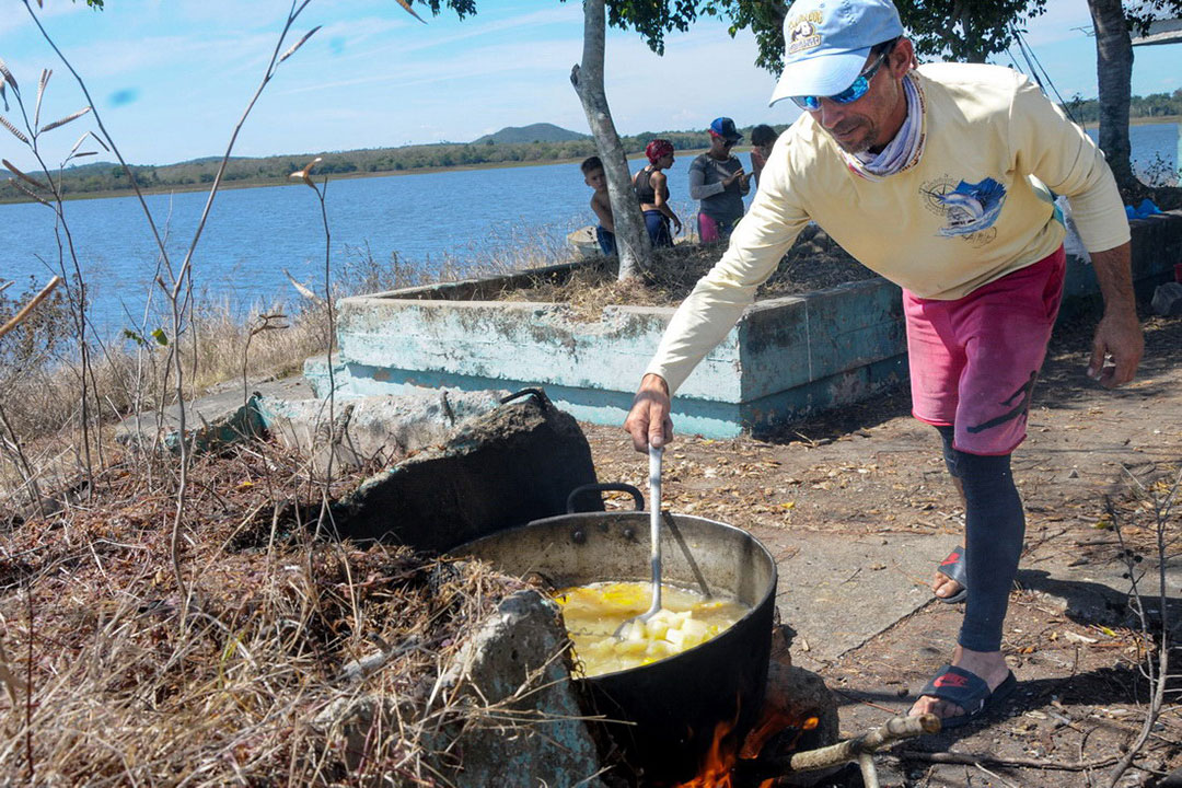 Dagmar Vázquez, pescador y cocinero.