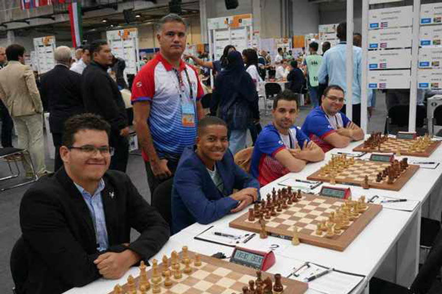 Equipo cubano que participa en la Olimpiada Mundial de Ajedrez de Budapest, Hungría.