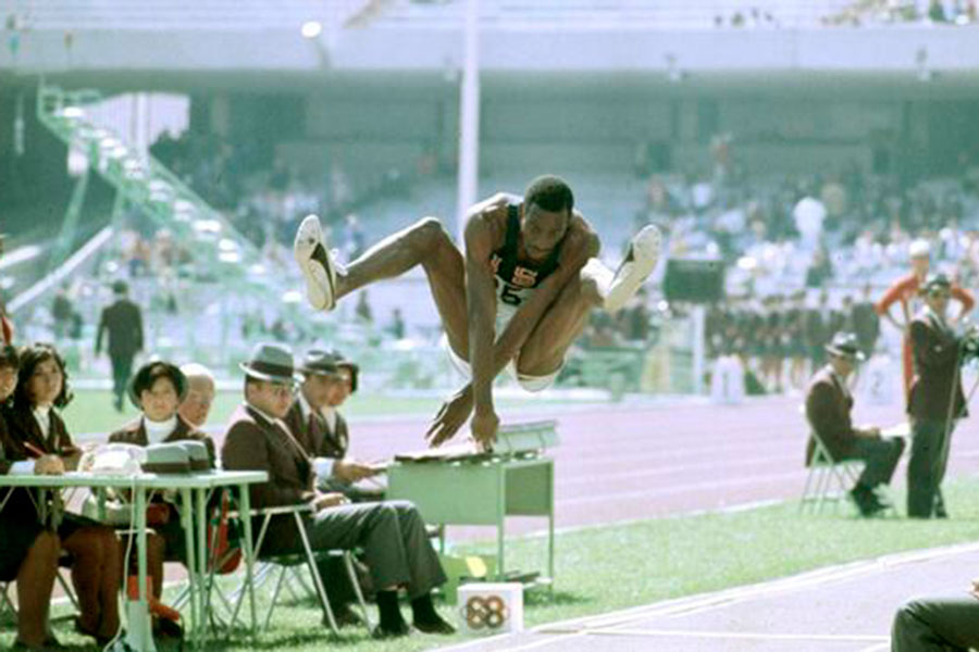 Salto de Bob Beamon, récord olímpico desde México 1968.