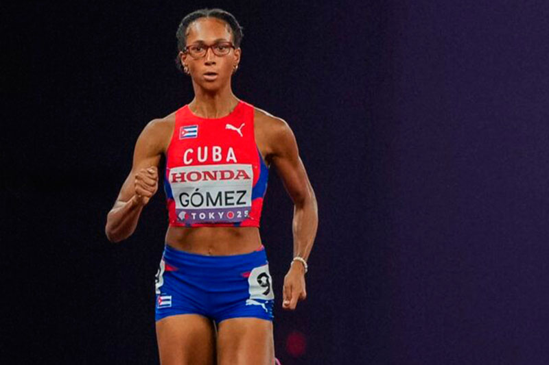 Roxana Gómez durante la semifinal de los 400 metros en el Mundial de Atletismo de Tokio 2025.