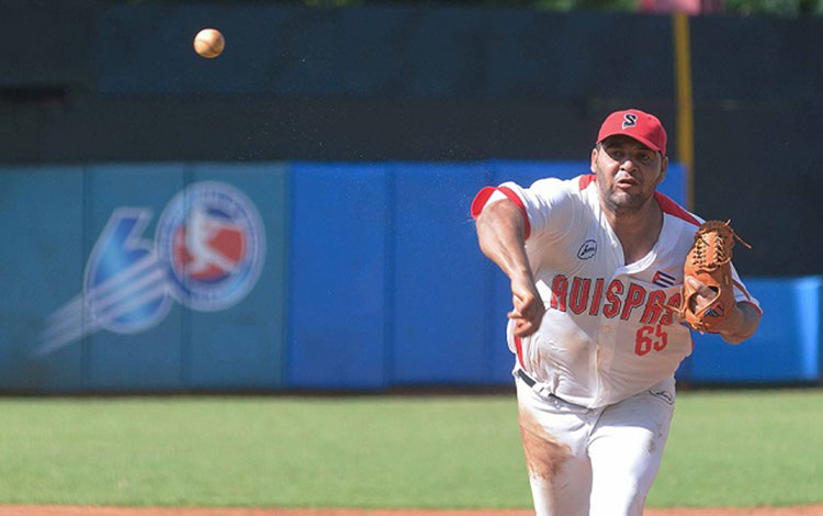 Alberto Bisset, pitcher de Santiago de Cuba.