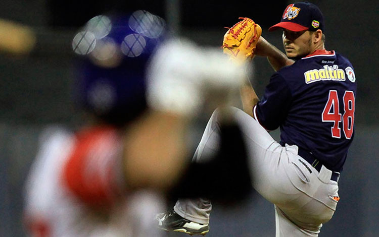 Pablo Luis Guillén, pícher cubano contratado por los Tigres de Aragua, Venezuela.