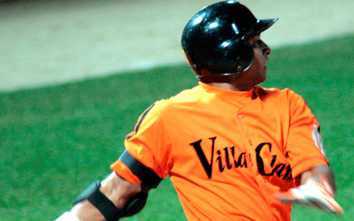 Ariel Borrero, primer jugador que en las series nacionales conectó 2000 hits y 400 dobles (Foto: Tomada de internet).