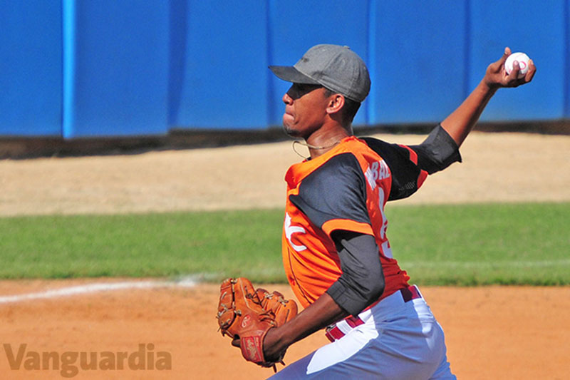 Javier Mirabal, lanzador de Villa Clara.