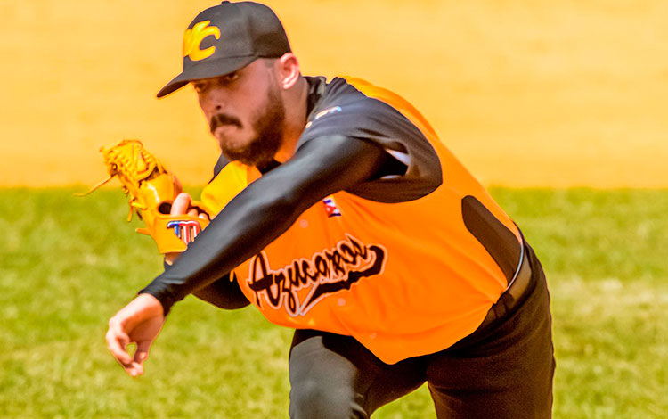 Oscar Hernández Horta, lanzador del equipo Villa Clara sub-23 de béisbol.