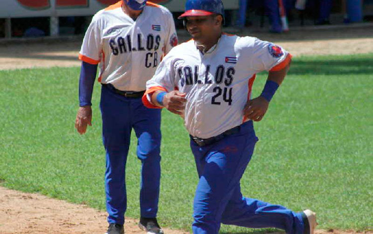 Frederich Cepeda, pelotero de Sancti Spíritus, Cuba.