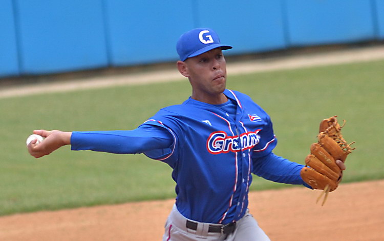 Joel Mojena, ganador del primer juego entre Granma y Villa Clara, el 22 de marzo de 2022.