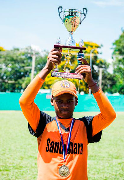 Elvis Herrera, de Santa Clara, el MVP de la final de las Pequeñas Ligas.