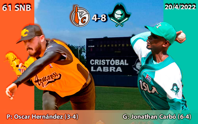 Oscar Hernández (perdedor) y Jonatuan Carbó (ganador) en el cuarto juego entre la isla de la Juventud y Villa Clara en la 61 Serie Nacional de Béisbol.