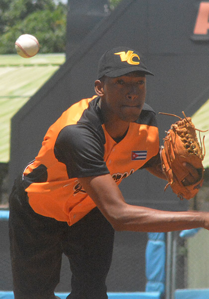 Javier Mirabal, ganador del tercer juego contra Matanzas.