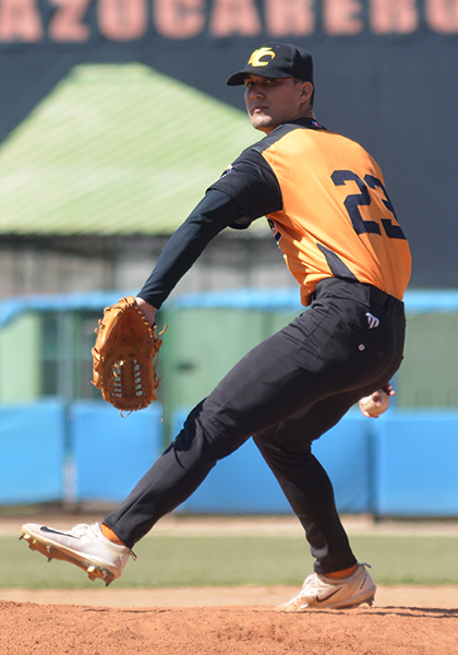 Randy Cueto Pérez se apuntó su noveno punto por juego salvado.