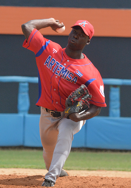 Elián Moreno, perdedor del cuarto juego entre Artemisa y Villa Clara en la 61 Serie Nacional de Béisbol.