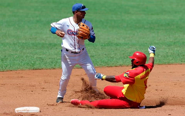 Out a Erisbel Arruebarruena en sexto juego de Matanzas contra Granma.