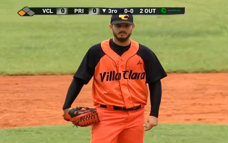 Oscar Hernández, pícher ganador por Villa Clara.