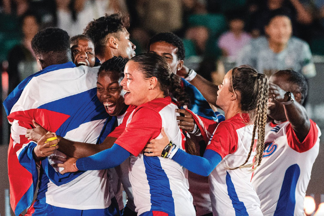 Equipo Cuba de baseball5 celebra el título mundial.