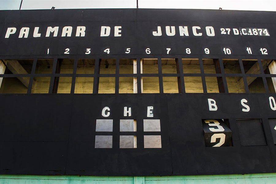 Pizarra del estadio Palmar de Junco.