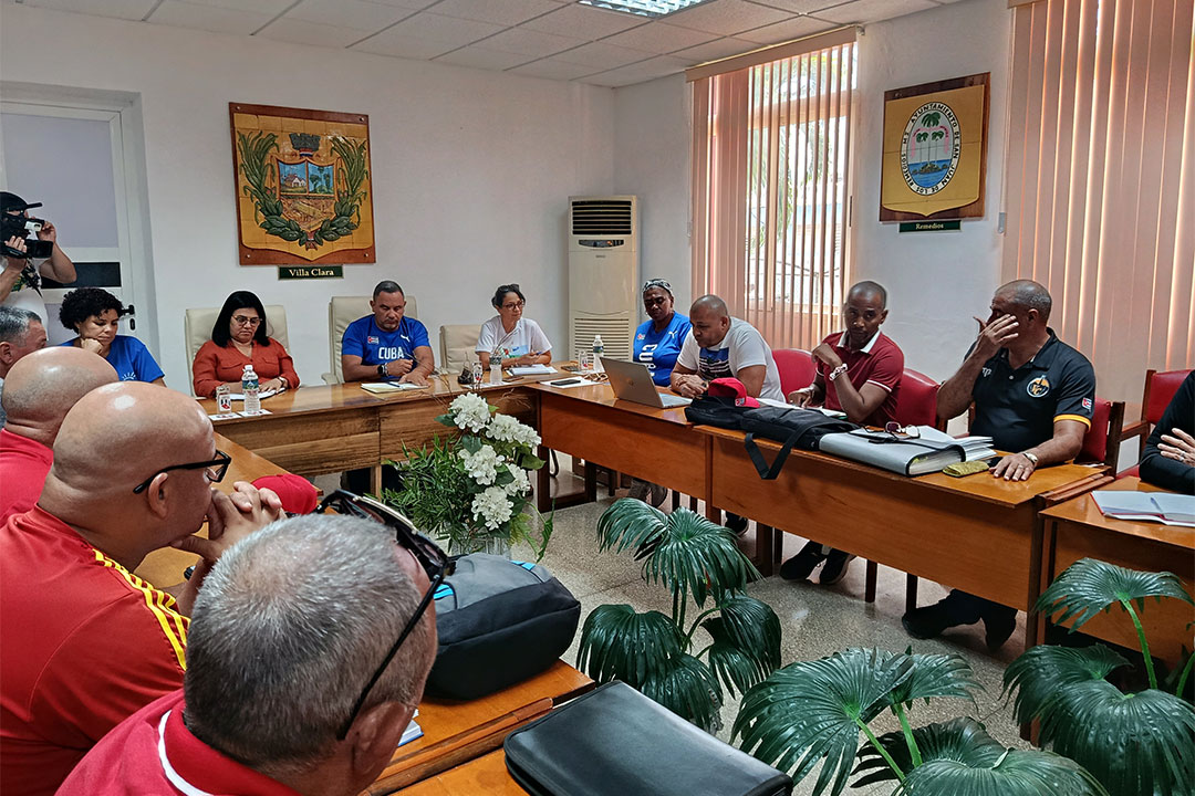 Reunión de conclusiones de la visita de la Comisión Nacional de Béisbol.