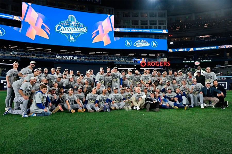 Equipo de los Dodgers celebran la corona en la Serie Mundial 2025.