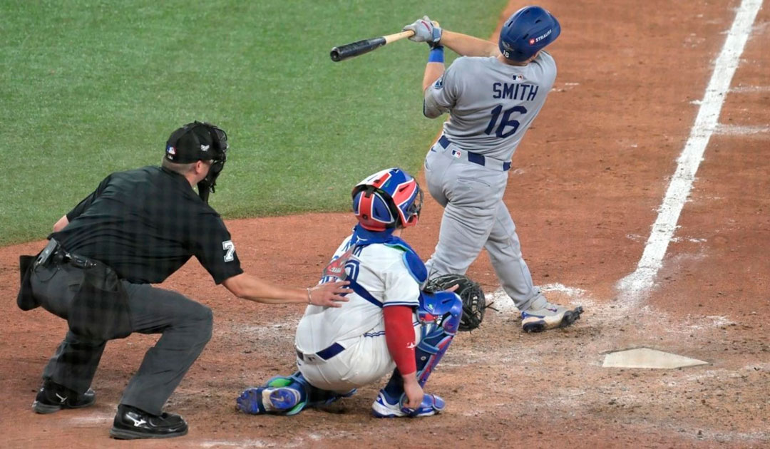 Will Smith bateó el jonrón decisivo.