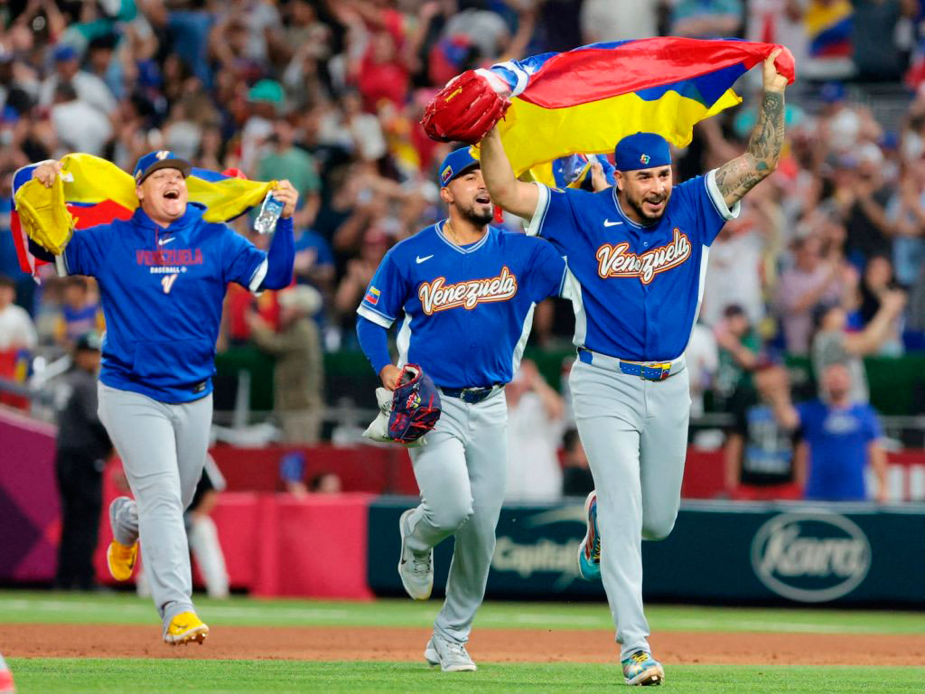 Venezuela celebra el título en el VI Clásico Mundial de Béisbol.