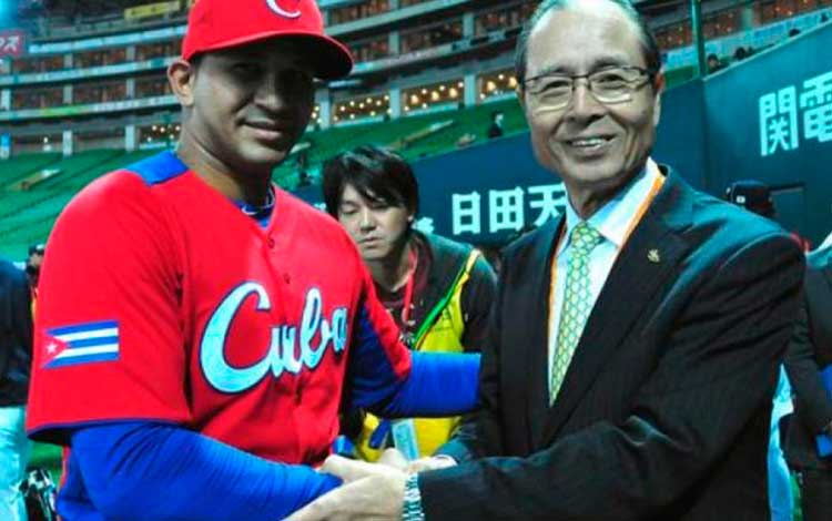 Frederich Cepeda y el japonés Jadaharu Oh.