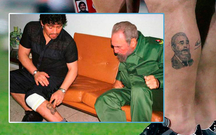 Diego Armando Maradona muestra a Fidel Castro Ruz el tatuaje con su imagen en la pierna izquierda.