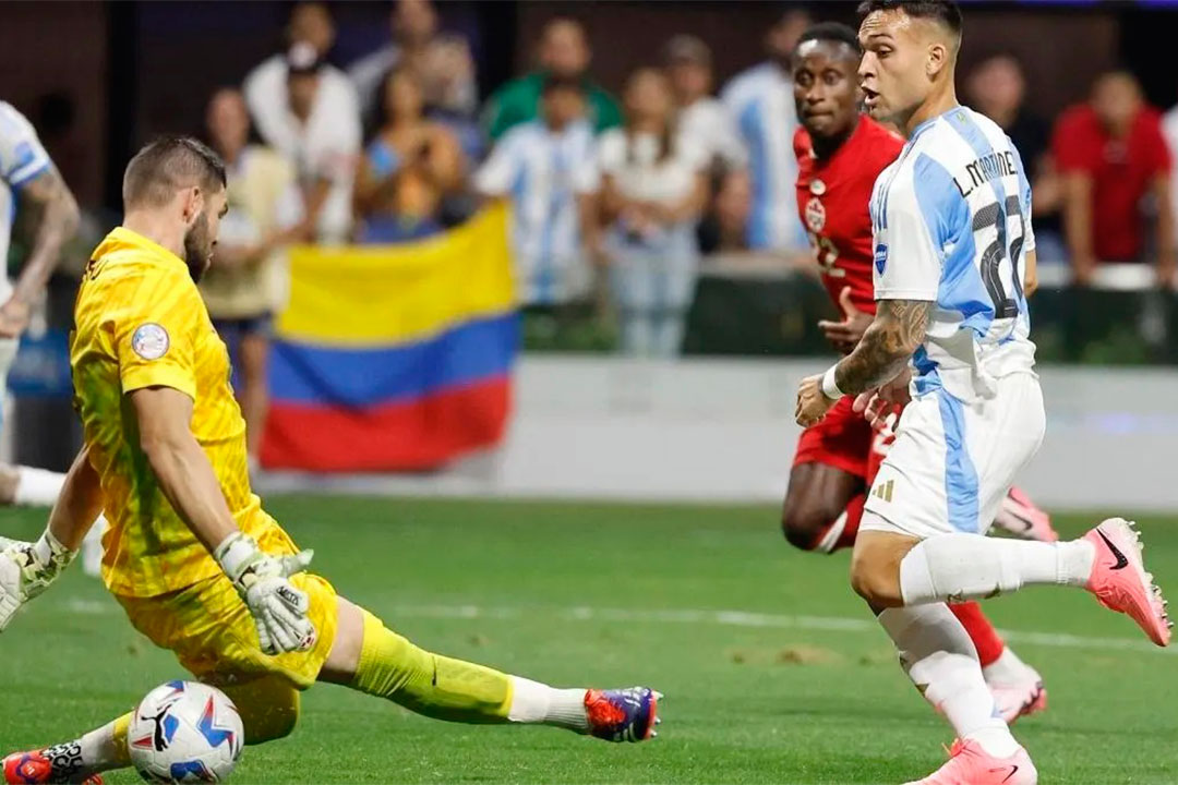 Gol de Lautaro Martínez puso el marcador, 2-0, a favor de Argentina contra Canadá.
