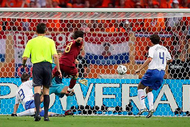 Gol de Nuno Ricardo de Oliveira Ribeiro (Maniche) por Portugal contra Holanda en la Copa Mundial 2006.