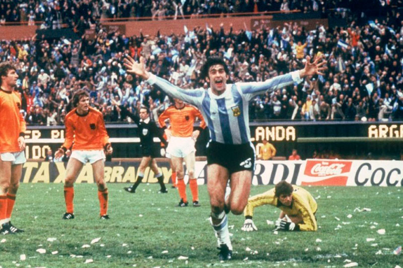 Gol de Mario Alberto Kempes frente a Holanda, en juego con el que Argentina alcanzó su primera Copa Mundial de Fútbol, en 1978.