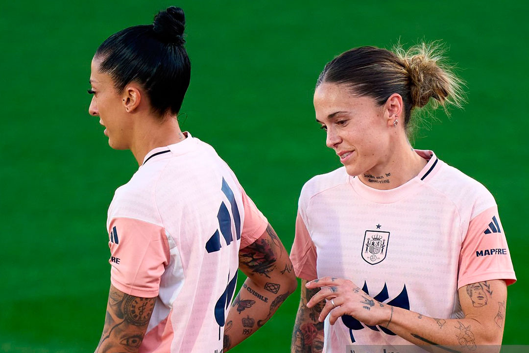 Jenni Hermoso y Mapi León.