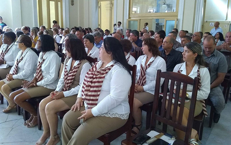 Trabajadores de Bandec.