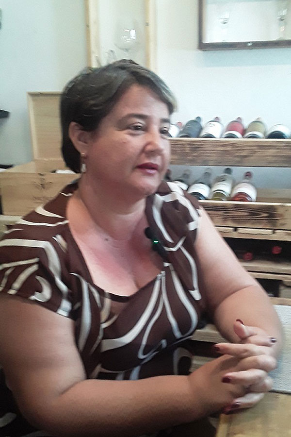 Esther Lidia Machado Chaviano, desarrolla un proyecto familiar para promover la cultura del vino.