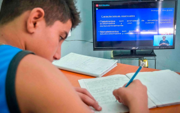 Teleclases en Cuba.