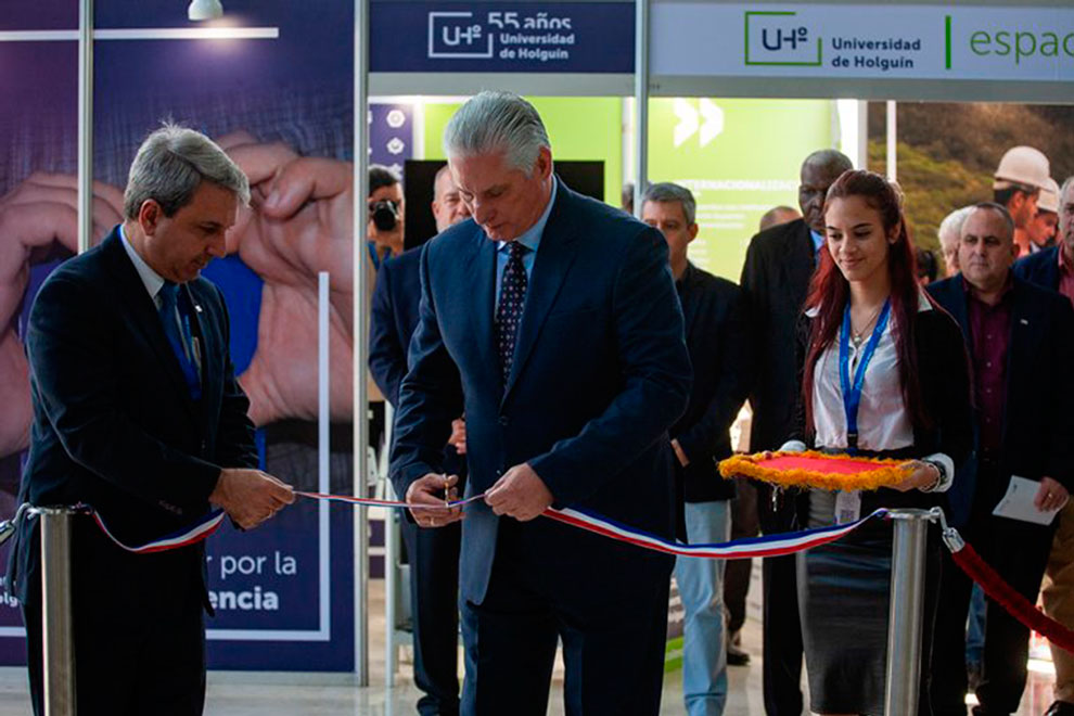 Presidente cubano, Miguel Díaz-Canel, inaugura feria expositiva sobre la educación superior en Cuba.