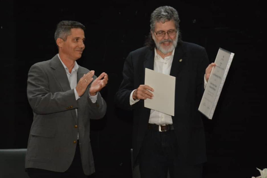 Abel Prieto Jiménez recibe el título de doctor «honoris causa» de la Universidad Central «Marta Abreu» de Las Villas.