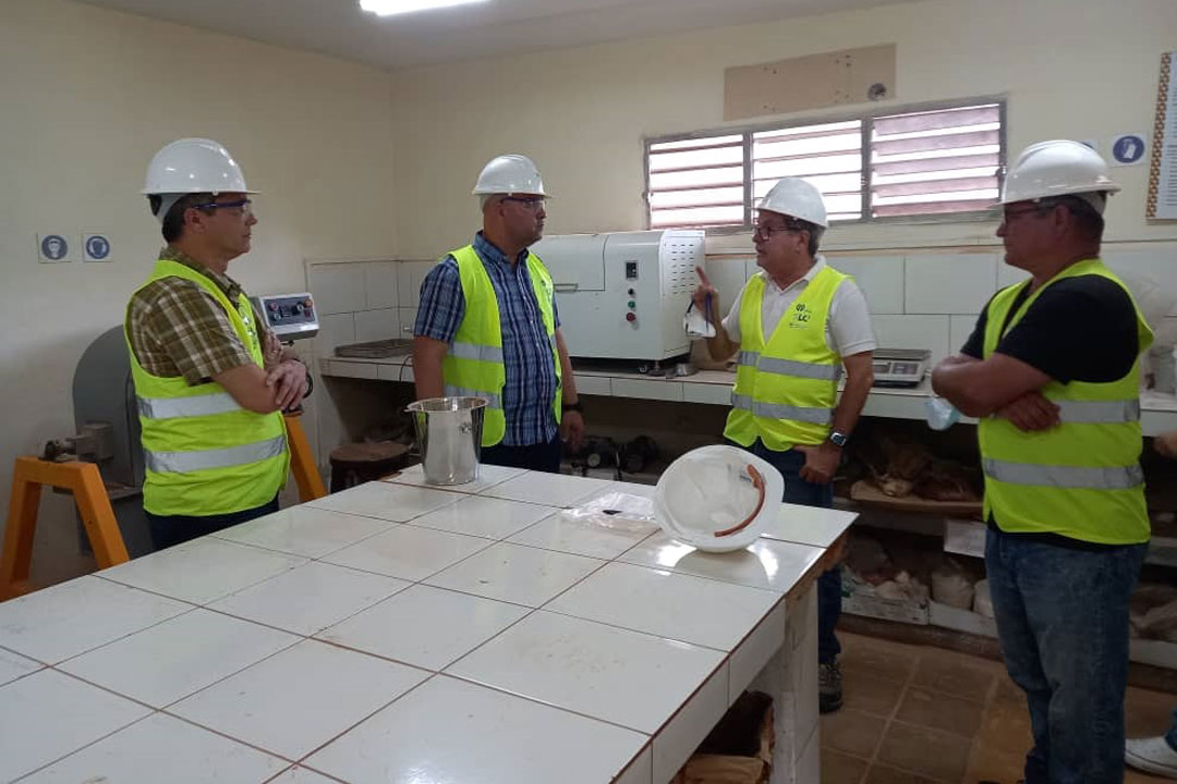 Laboratorio del Centro de Investigaciones y Desarrollo de Estructuras y Materiales (CIDEM)