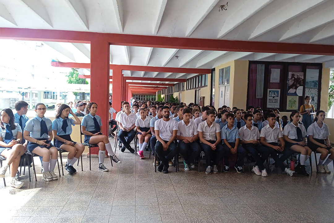 Estudiantes del IPVCE Ernesto Che Guevara, de Santa Clara.