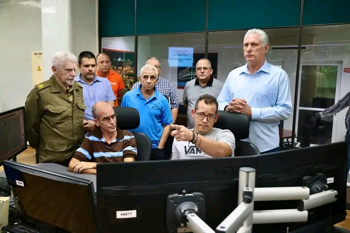 Presidente cubano, Miguel Díaz-Canel, chequeó las labores para el restablecimiento del sistema eléctrico nacional.