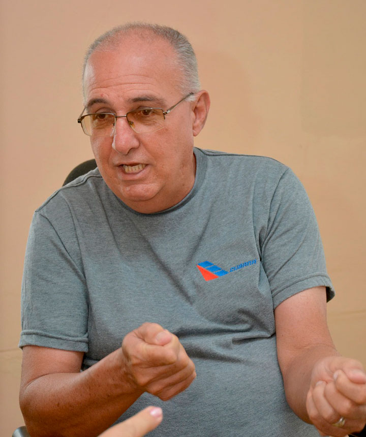 Juan Carlos Valdés Recio, director de la UEB Fusibles y Desconectivos.