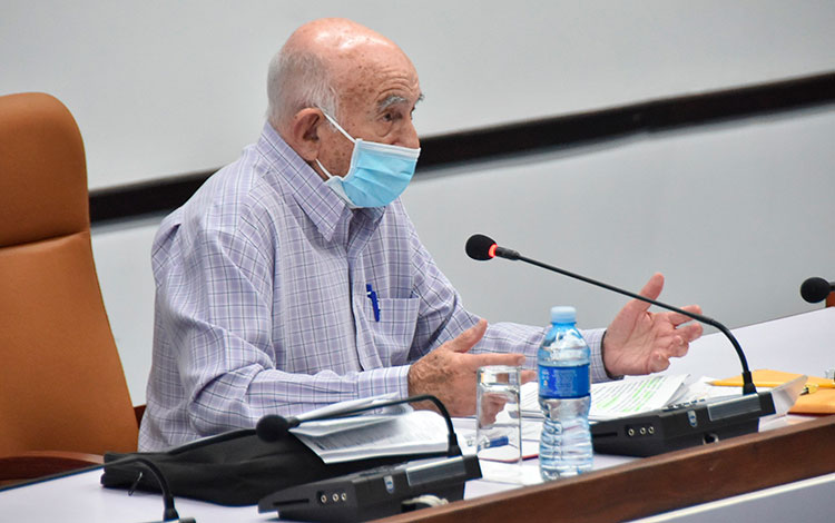 José Ramón Machado Ventura, segundo secretario del CCPCC, interviene en reunión del Consejo de Ministros de Cuba.