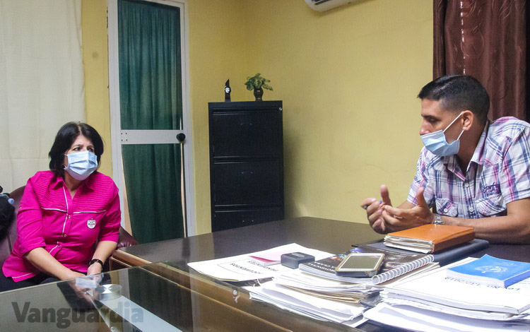 Osmel Pérez Negrín, presidente de la asamblea municipal, Quemado de Gí¼ines, destacó los esfuerzos para potenciar la creación de nuevos empleos en los sectores estatal y no estatal. Osmel Pérez Negrín, presidente de la asamblea municipal, Quemado de Gí¼ines, destacó los esfuerzos para potenciar la creación de nuevos empleos en los sectores estatal y no estatal.
