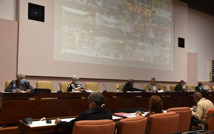 Presidencia del debate sobre proyectos de leyes de funcionamiento del Gobierno provincial y el Consejo de la administración municipal.