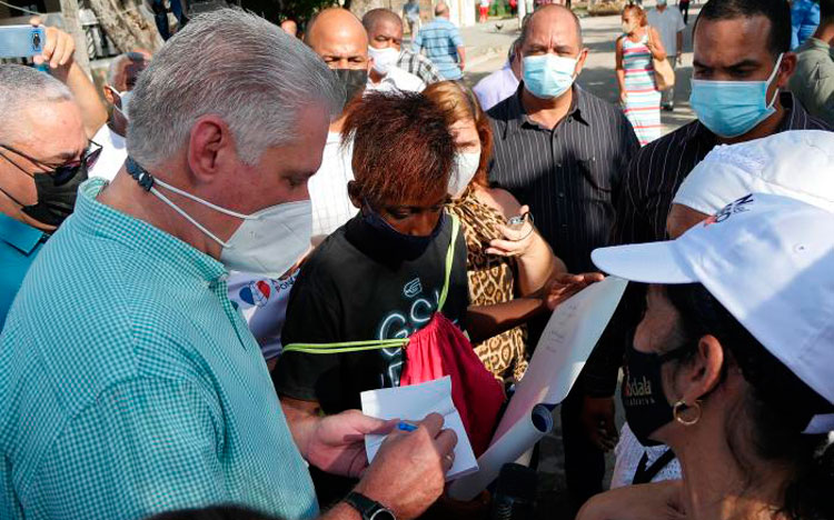  Todo el poder que se ejerce en Cuba se hace a través del pueblo, con la participación del pueblo para resolver los problemas de la sociedad, recalcó Díaz-Canel en el más reciente Consejo de Ministros. Foto: Estudios Revolución 