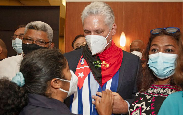 Presidente cubano, Miguel Díaz-Canel, en encuentro con amigos de Cuba en Nicaragua.