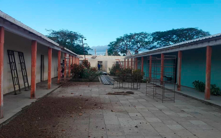 Vista general de la escuela Carlos Caraballo, en Jorobada, Manicaragua.