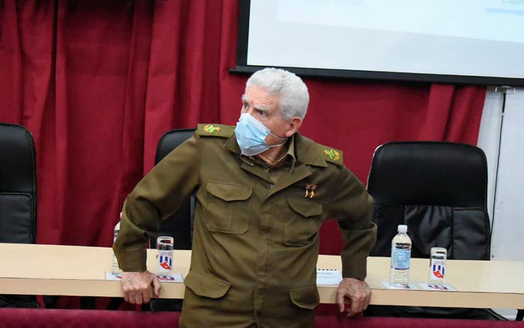 Comandante de la Revolución Ramiro Valdés Menéndez participa en el Consejo Energético Provincial de Villa Clara.