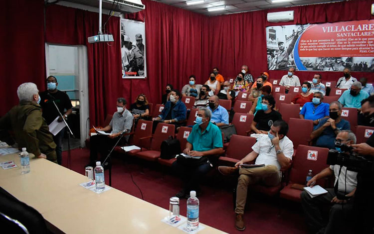 Vice primer ministro Comandante de la Revolución Ramiro Valdés Menéndez participa en el Consejo Energético Provincial en Villa Clara.