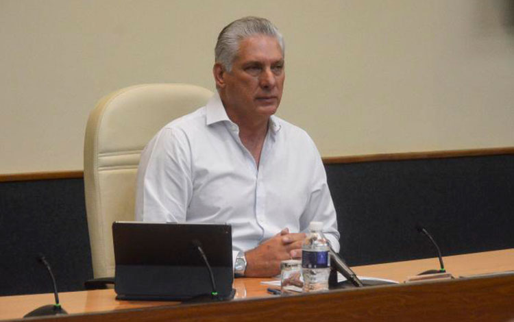 Presidente Miguel Dí­az-Canel en reunión de chequeo de las medidas para enfrentar el huracán Ian en Cuba.